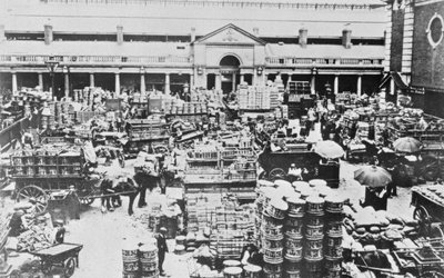 Chargement de fruits au marché de Covent Garden, 1900 - English Photographer